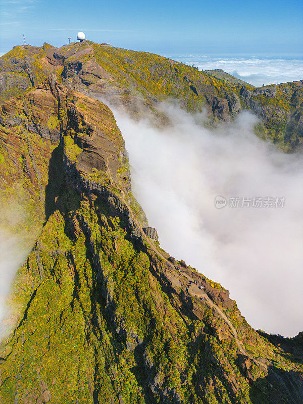 葡萄牙马德拉岛通往天堂的PR1 Pico do Arieiro楼梯航拍图